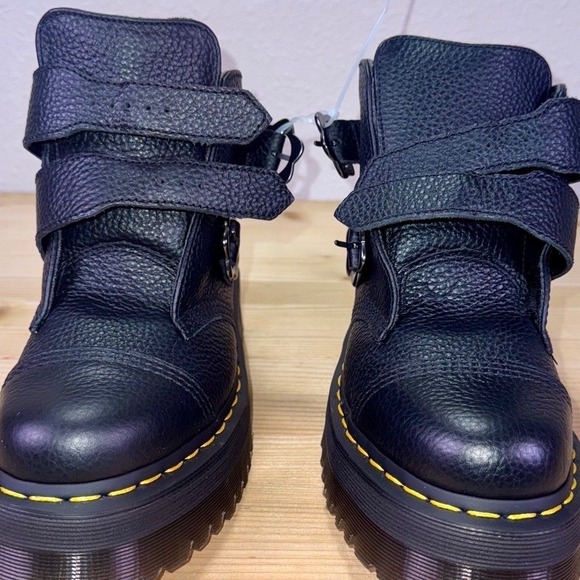 Dr. Martens Shoes - Dr. Martens Devon Heart Platform Boots‎ Black Leather Strap Womens US 9 NWOB